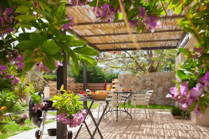 Ferienwohnung für 4 Personen, mit Terrasse und Garten sowie Pool in Calvi