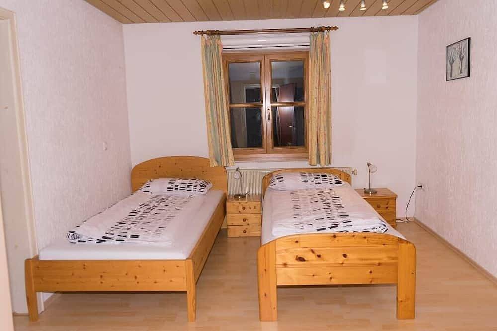 Ganze Wohnung, 120qm-große Ferienwohnung mit Balkon und großer Terrasse in Thurmansbang, Ostbayern