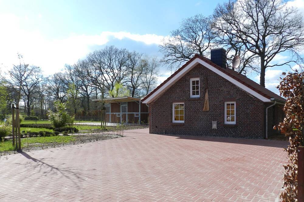 Ganze Wohnung, Heidihaus - Naturidyll in Ostfriesland - 2017 komplett renoviert in Friedeburg, Landkreis Wittmund