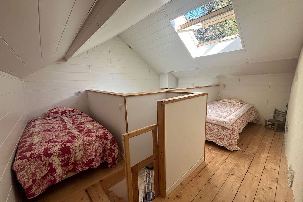 Cottage 2 steps from the lakes in Doucier, Jura