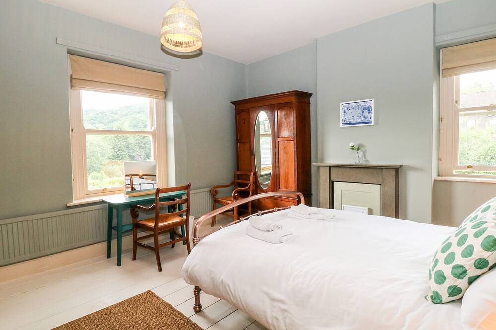 Eastview, family friendly, with open fire in Matlock in Matlock, Derbyshire