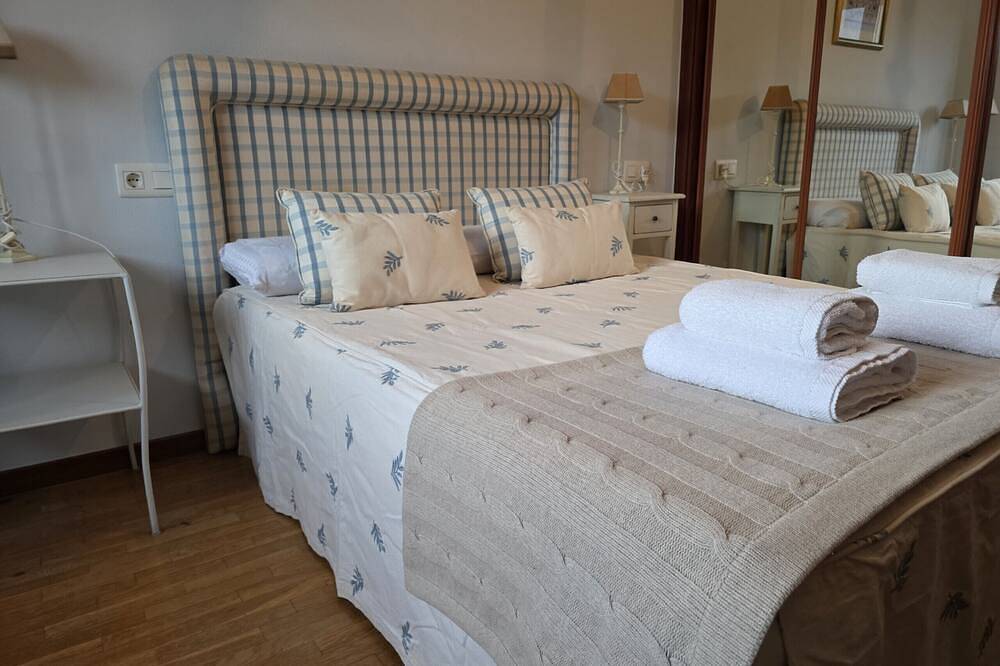 Entire apartment, 15A06 Apartamento centrico en Llanes in Llanes, Costa Verde (Spain)