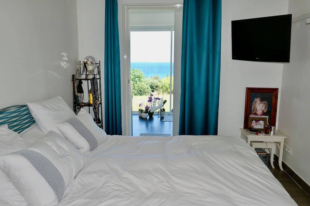 8 bedroom villa with panoramic sea view in Algajola in Algajola, Calvi und Umgebung