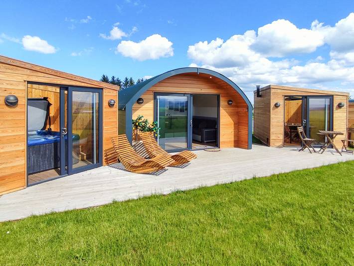 Glamping for 4 people, with garden, with pets in Moray