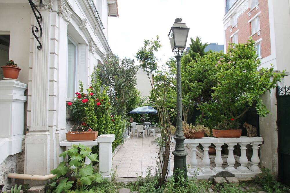 Entire apartment, Cosy new studio 2 min Rerb in Aulnay-sous-Bois, Seine-Saint-Denis