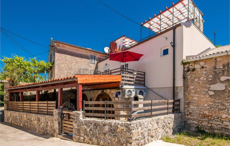 Ferienhaus für 8 Personen, mit Terrasse in Pinezici