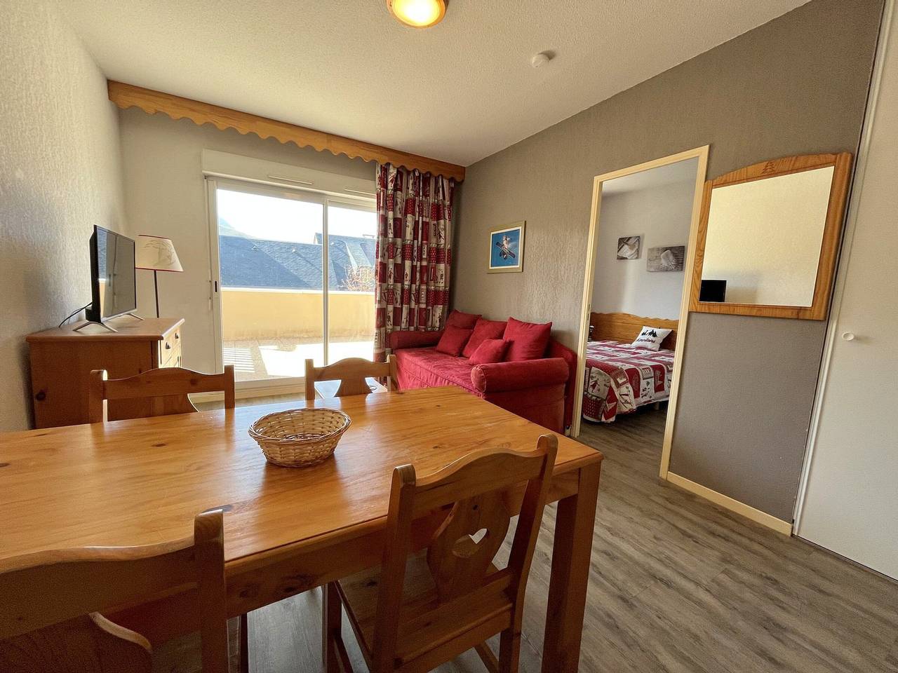 Ganze Wohnung, T2-Wohnung mit Terrasse und Spassio-Zugang, pistennah, 6 Pers, haustierfreundlich in Peyragudes, Französische Pyrenäen