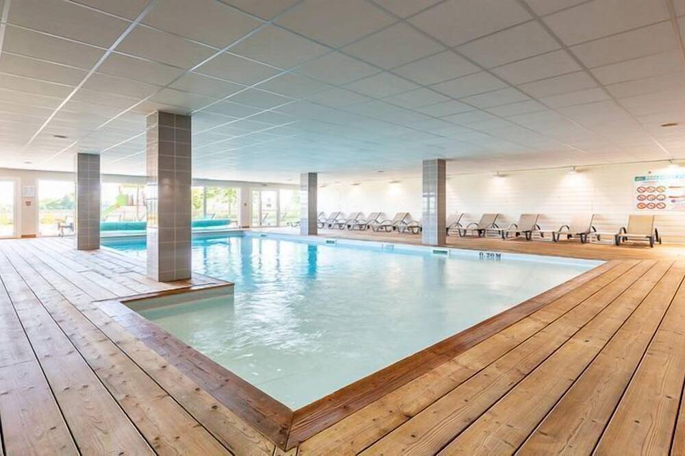 Chambre Confortable | Wifi Gratuit + Accès Piscine in Roz-sur-Couesnon, Bahía del Monte Saint-Michel