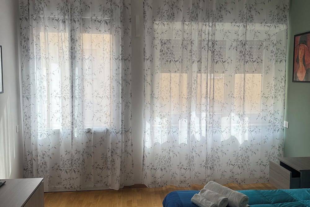 Residenceviagrande110 Rents Double Room With Balcony And Private Bathroom in Livorno, Etruskische Küste