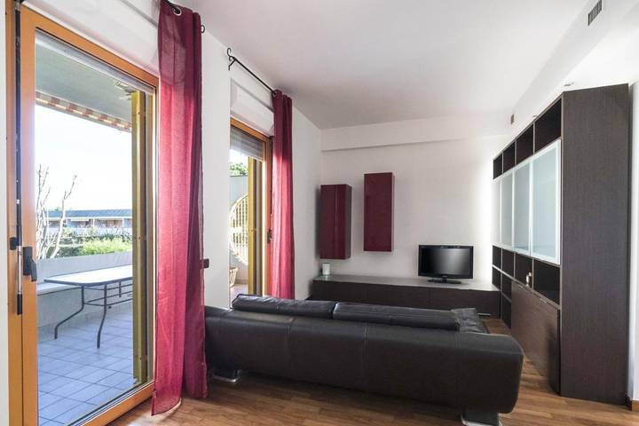 Gîte pour 2 personnes, avec terrasse ainsi que piscine et jardin dans Torre a Mare - 3