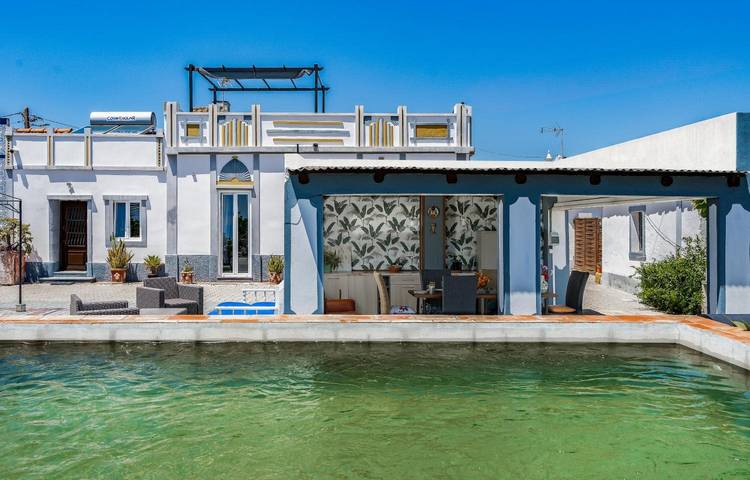 Casa de férias para 7 pessoas, com jardim em Luz de Tavira