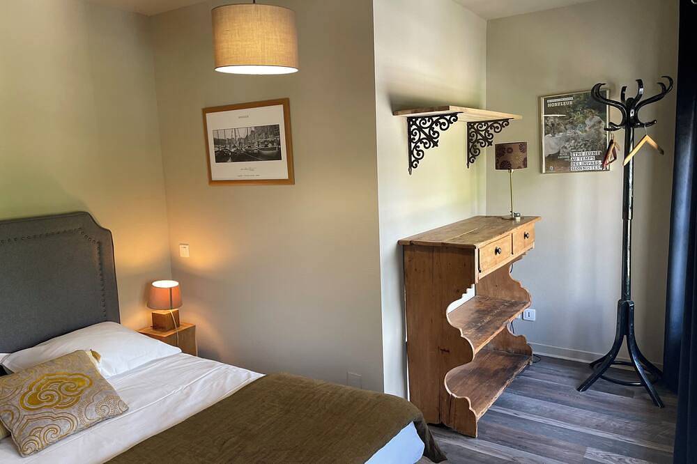 Ganze Wohnung, Honfleur. 4 Menschen. Bright. Perfekte Lage. Privater Parkplatz. Kostenloses Wifi in Honfleur, Lisieux und Umgebung