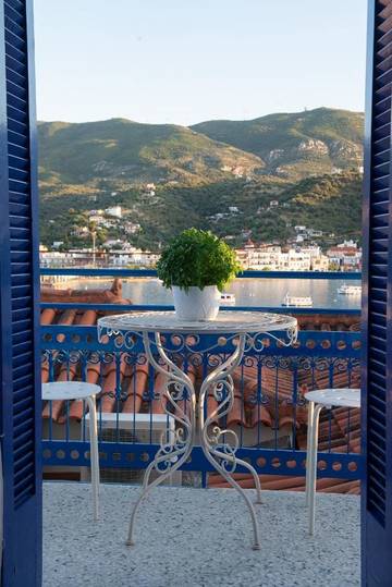 Gîte pour 5 personnes, avec balcon dans Poros