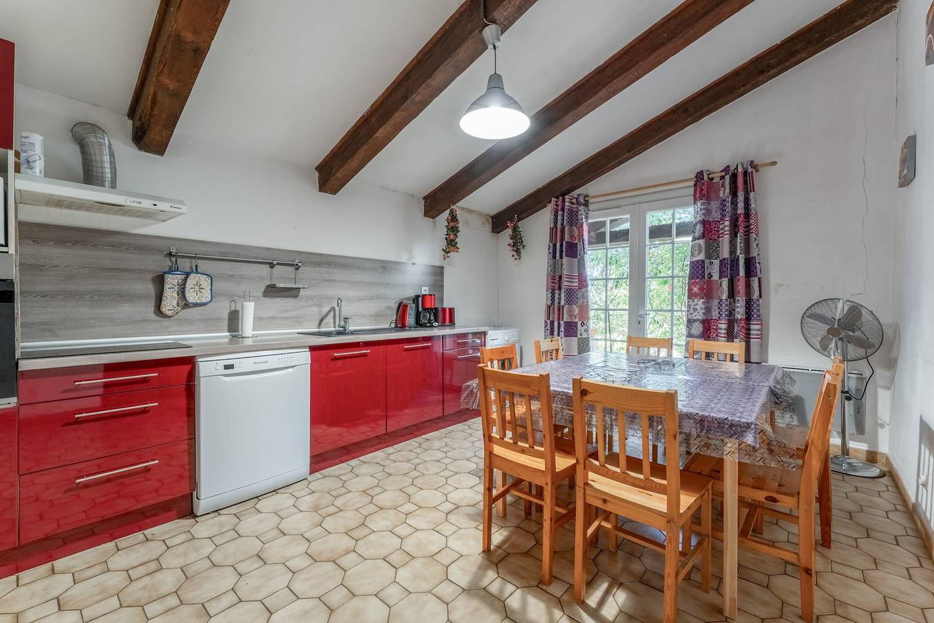 Villa 'Gourderatte' con piscina privada, terraza privada y Wi-Fi in Méjannes-lès-Alès, Región de Alès