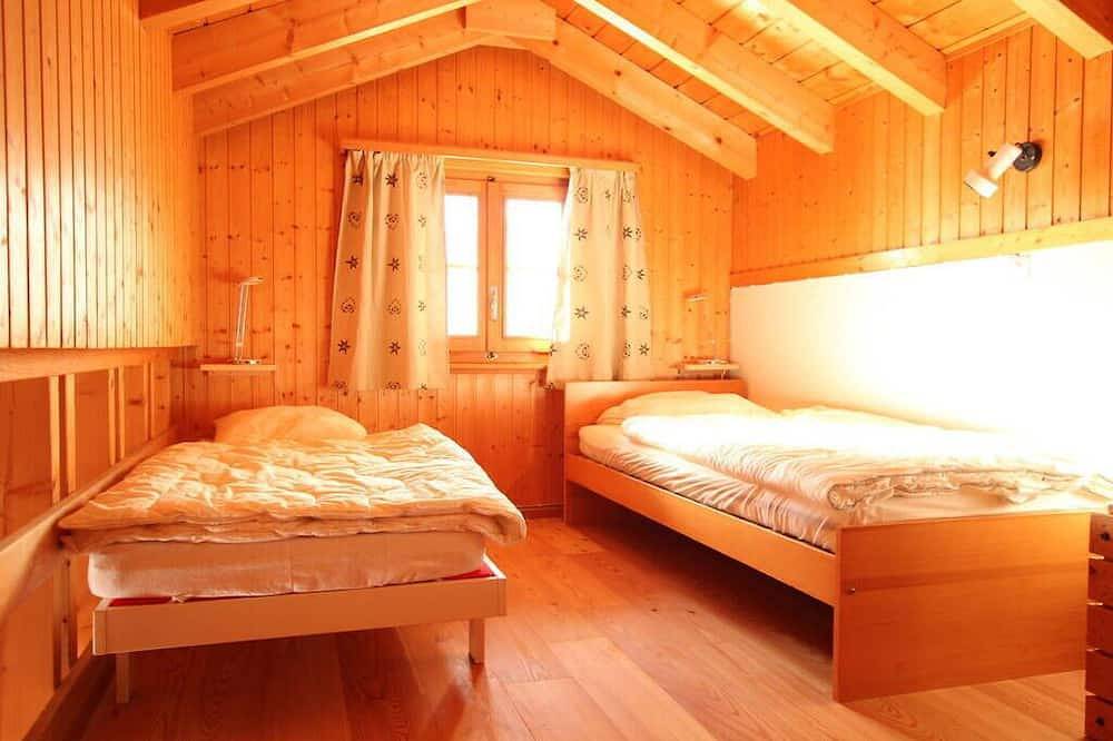 Ganze Wohnung, Maisonette-Wohnung unter dem Dach, mit Panorama-Südbalkon und atemberaubender Aussicht auf das Matte in Saint Luc, Anniviers