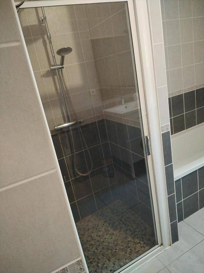 Location de vacances pour 10 personnes, avec jardin ainsi que vue et terrasse à Avanton - 4