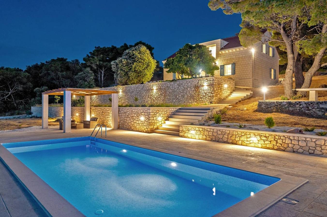 Villa Castello di Pietra Brac with Heated Pool in Pučišća, Brac