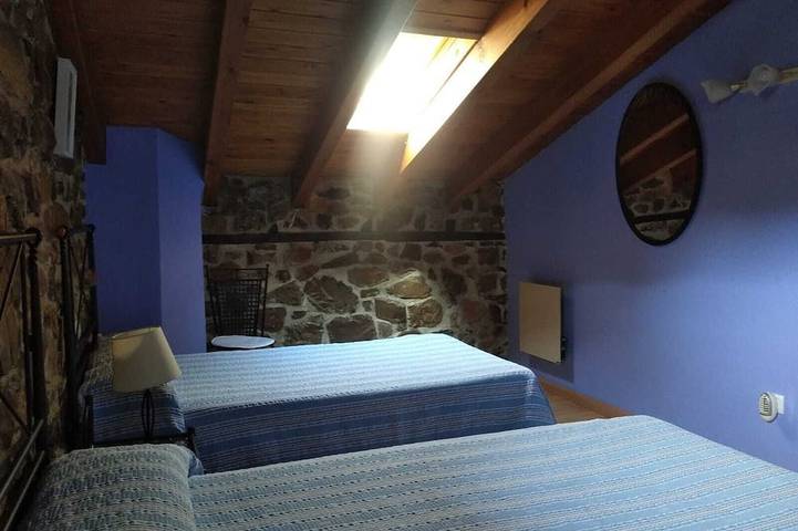 Casa rural para 2 personas, con jardín en Soba