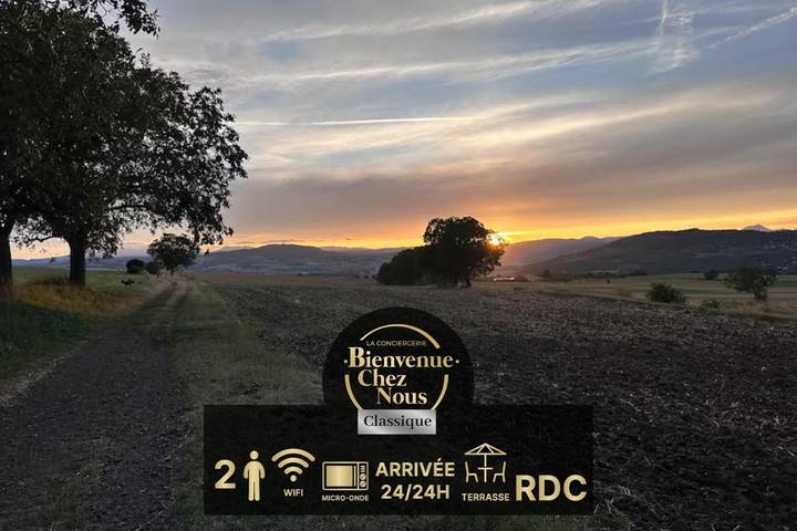 Gîte pour 2 personnes, avec vue, animaux acceptés à Vic-le-Comte