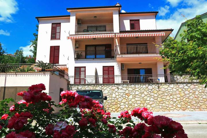 Gîte pour 8 personnes, avec jardin à Rabac - 4