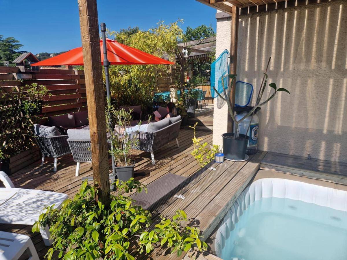 Maison Tiki Tahiti in Alès, Parc national des Cévennes