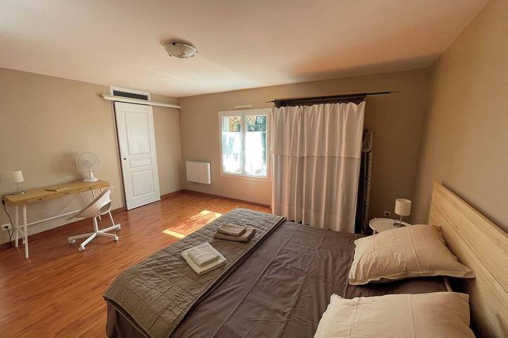 Gîte pour 3 personnes, avec jardin ainsi que piscine et terrasse à Caunes-Minervois - 3