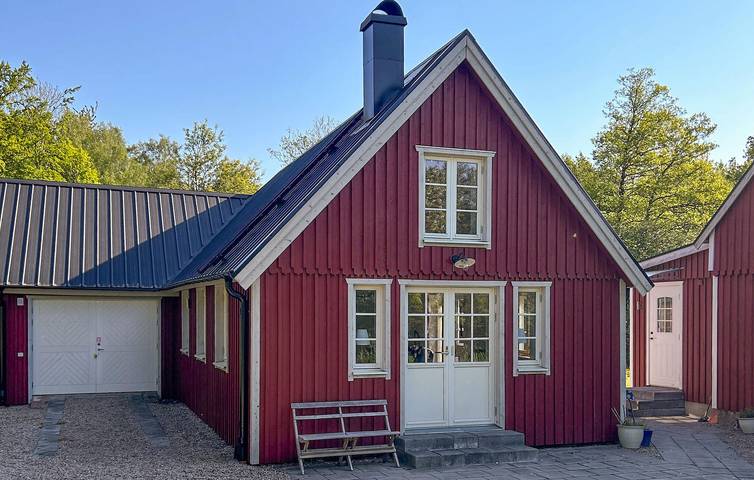 Hus för 9 Personer med bastu in Myrestad, Österlen