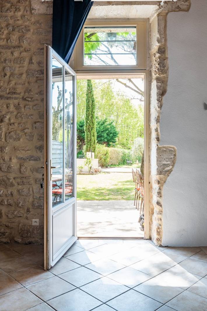 Gîte pour 6 personnes, avec terrasse ainsi que piscine et jardin à L'Isle-sur-la-Sorgue - 4