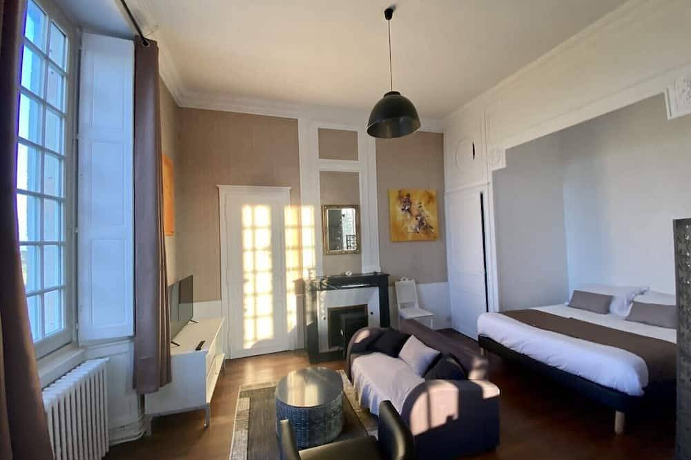 Apartamento entero, House in Saint-Philbert-de-Grand-Lieu, Nantes region