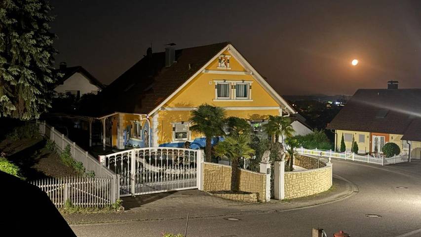 Ferienwohnung für 6 Personen, mit Balkon und Terrasse sowie Garten und Ausblick in Herbolzheim - 2