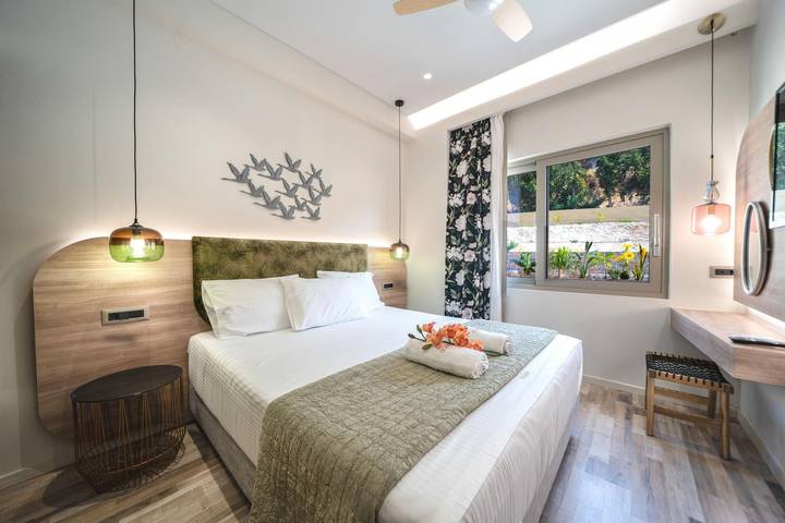 Ferienwohnung für 4 Personen, mit Balkon und Garten in Heraklion