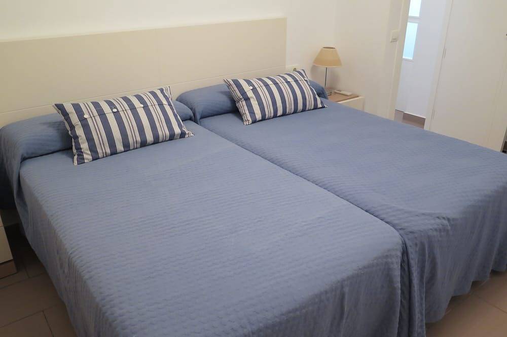 Villa 50 meters from the beach, Air conditioning, Wifi, Private swimming pool, outdoor kitchen, Bbq in Playa de Puerto Rey (Vera), Vera