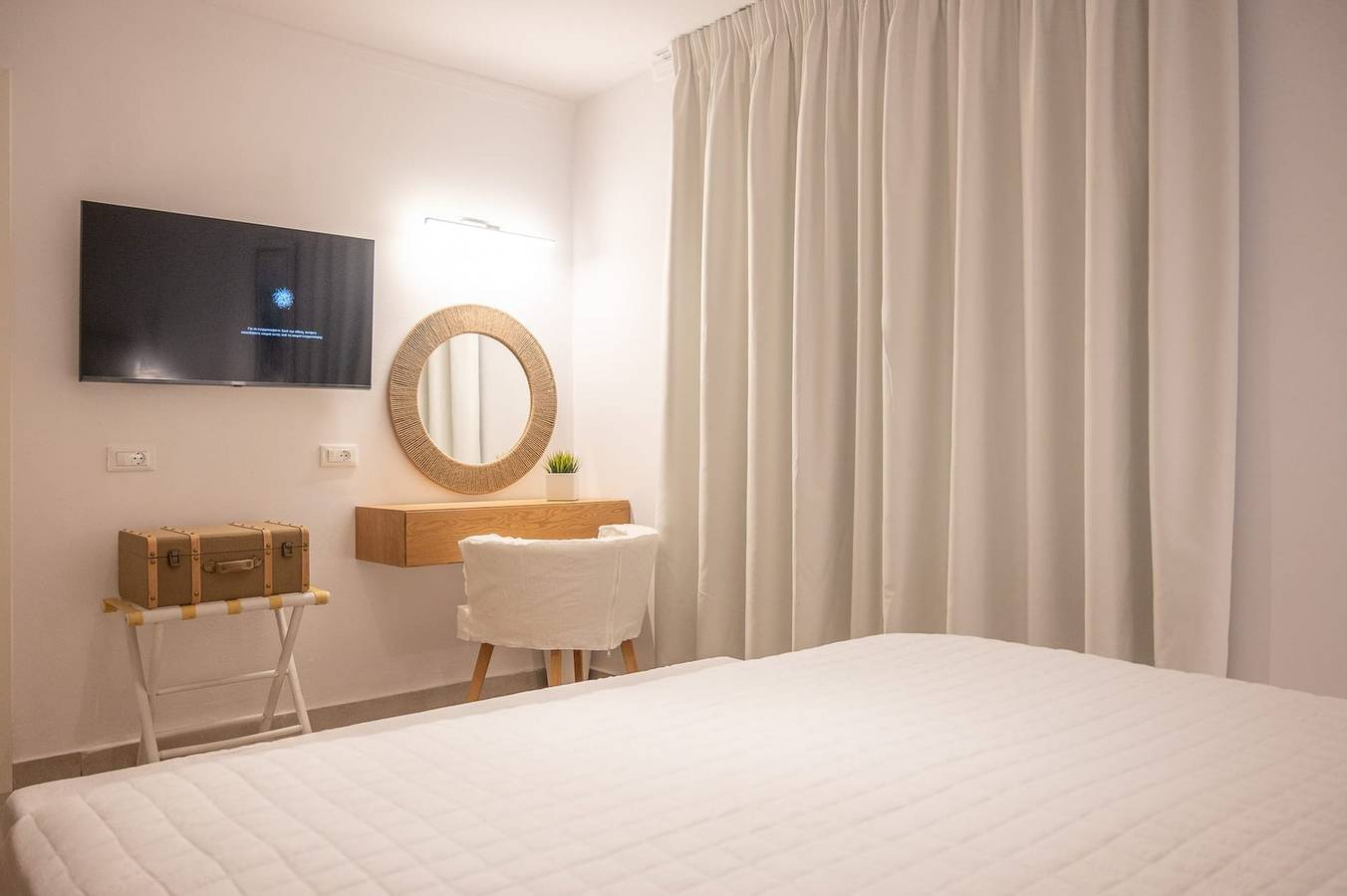 Ολόκληρο το διαμέρισμα, Senior Suite with pool view in Πέραμα, Κέρκυρα
