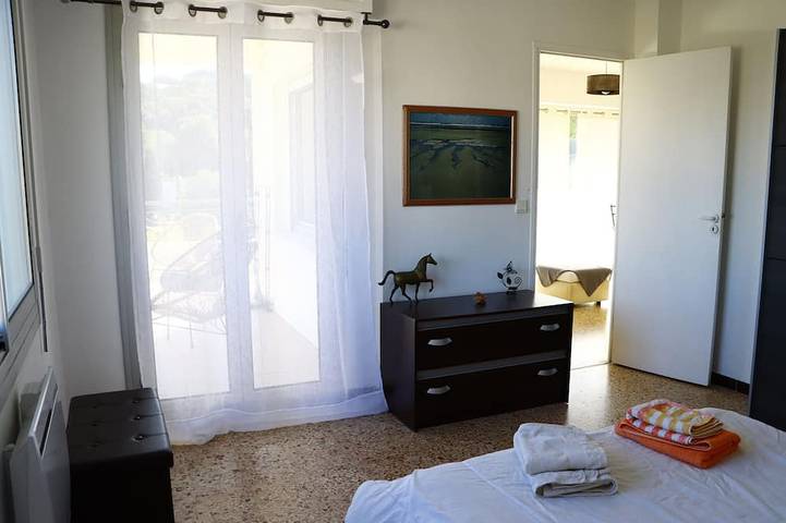 Gîte pour 4 personnes, avec terrasse, animaux acceptés dans Plage de la Salis - 2