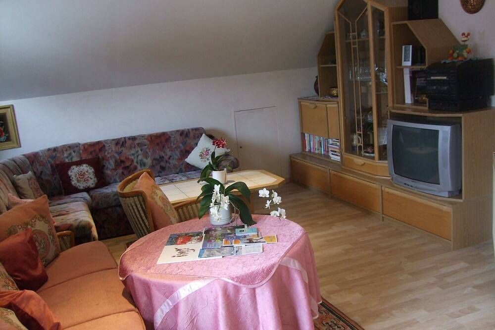 Ganze Wohnung, ****Balkonappartement mit Alpin Panorama: Inntal, Ötztal, Pitztal. 4-6 Personen in Lechtaler Alpen, Imst