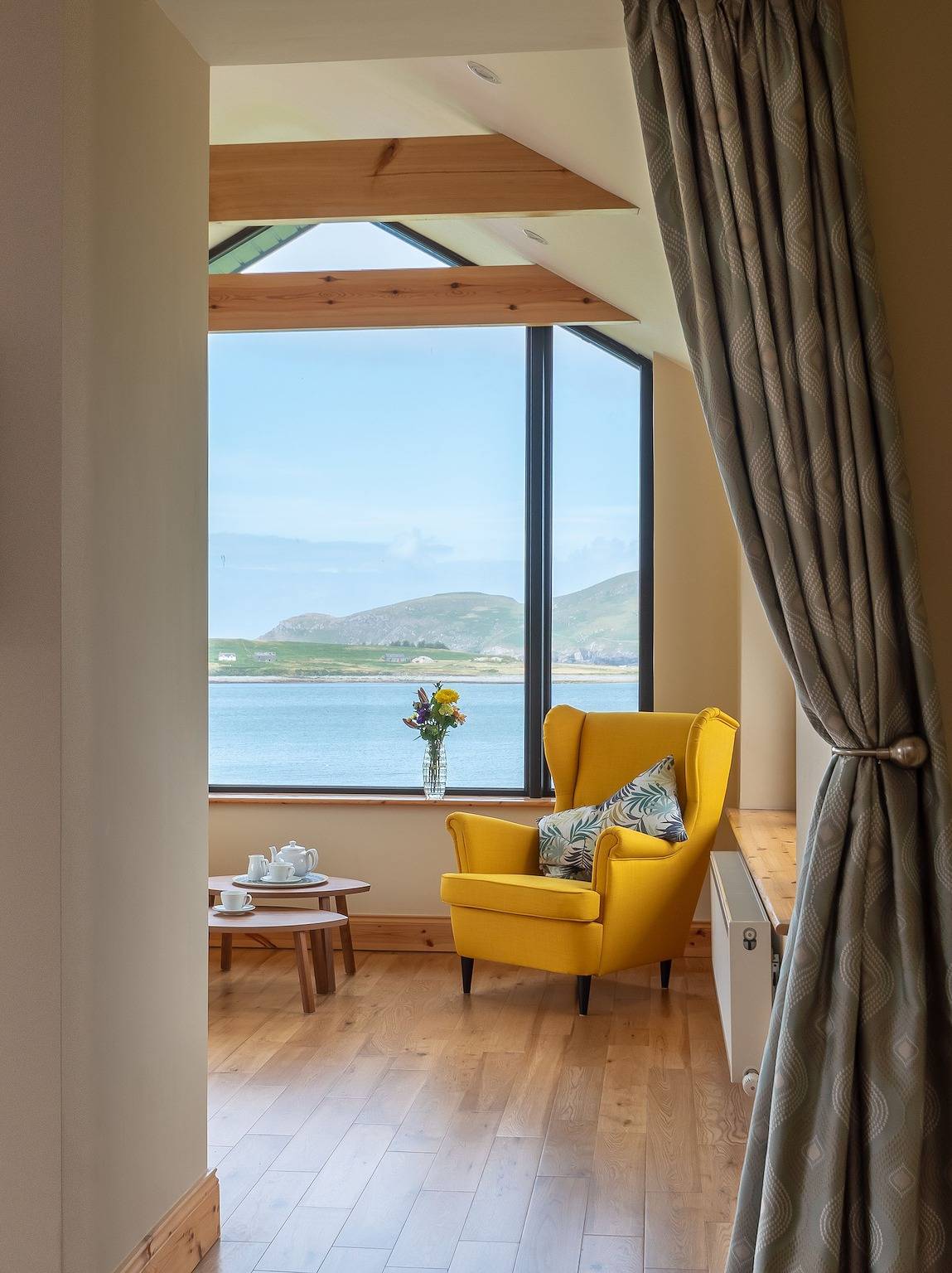 Luxury 4 bedroom holiday home overlooking the sea on Valentia Island in Valentia Island