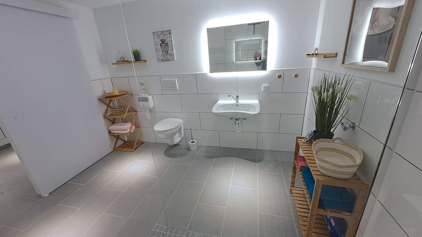 Ganze Wohnung, Ferienwohnung 'Nieheim , Nagelneu Barrierefrei' mit Wlan in Nieheim, Kreis Höxter