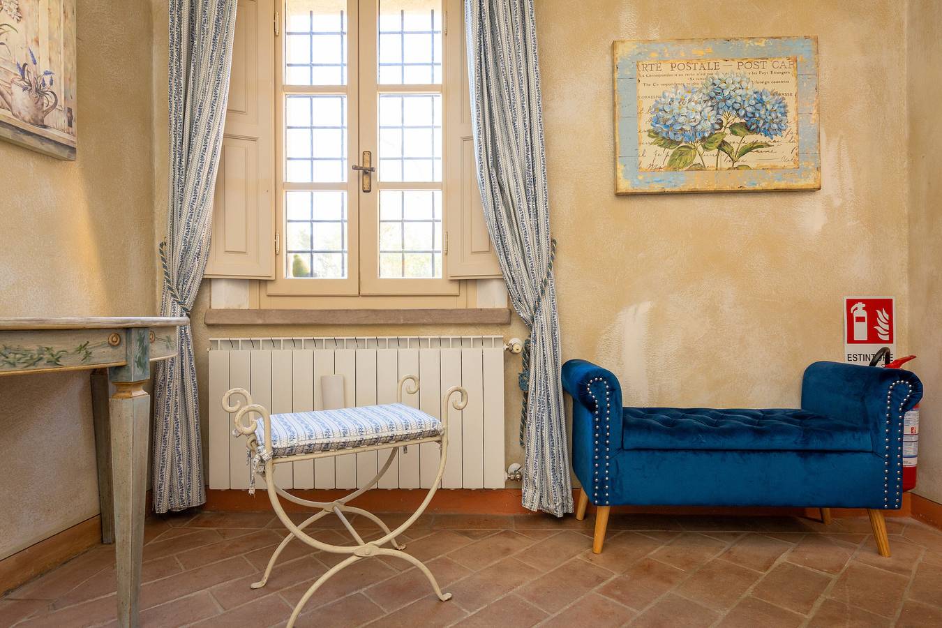 Cały apartament, Apartment 'San Giovanni Residence 1 Dantea' with Private Garden, Wi-Fi and Air Conditioning in Peccioli, Prowincja Pisa