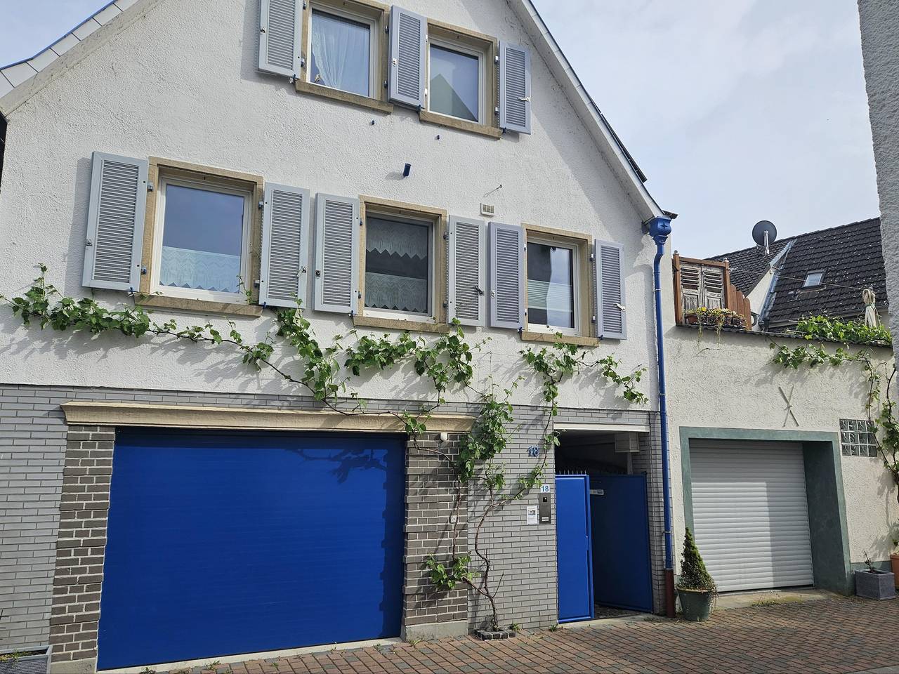 Ganze Ferienwohnung, Gemütliche Ferienwohnung mit Terrasse in Nierstein, Landkreis Mainz-Bingen