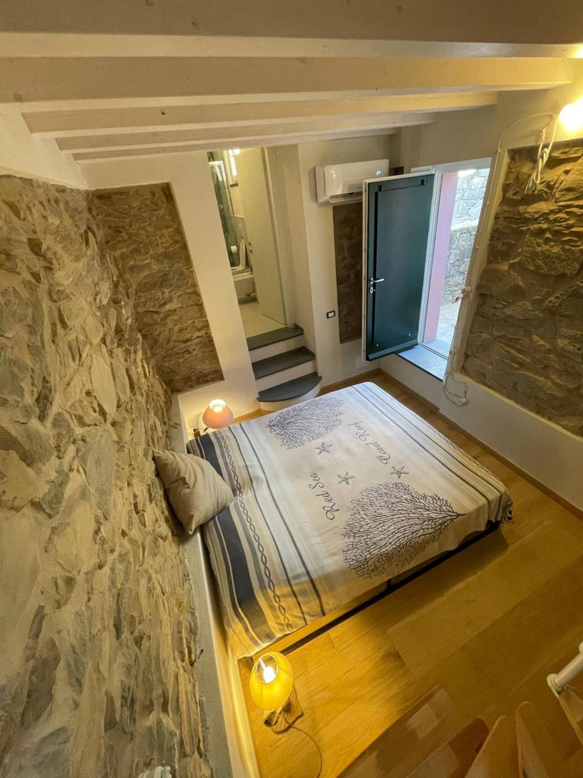 Ganze Wohnung, Apartment 'Vistamare Relax Cinque Terre' mit Meerblick, Wlan und Klimaanlage in Vernazza, Vernazza Gemeinde