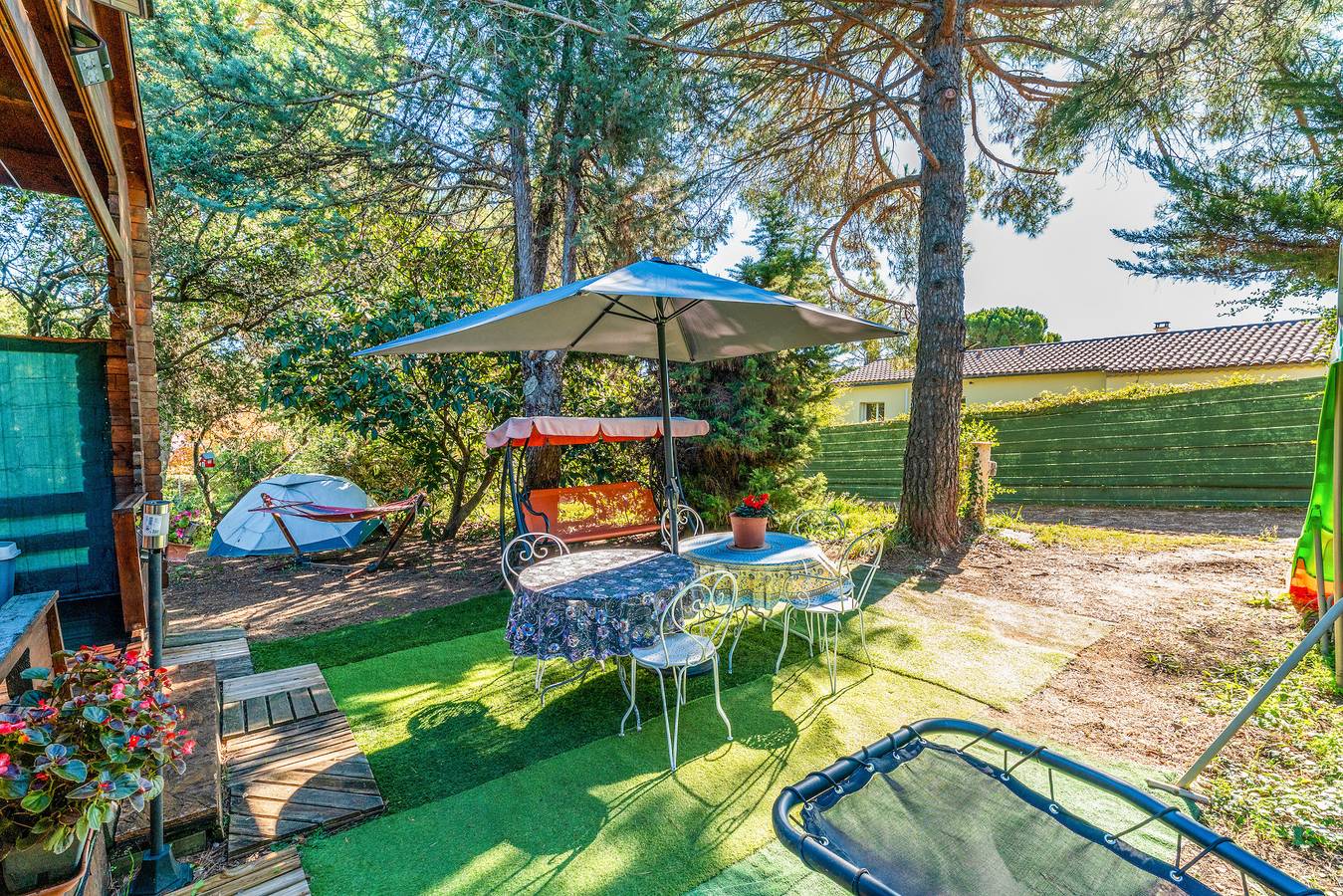 Chalet „Gîte“ mit privatem Pool, Wlan und Klimaanlage in Saint-Paulet-de-Caisson, Nimes und Umgebung