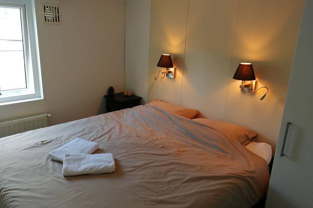 Lovely chalet in a quiet place to enjoy and rest and relax from the fast world in Goedereede, Goeree-Overflakkee