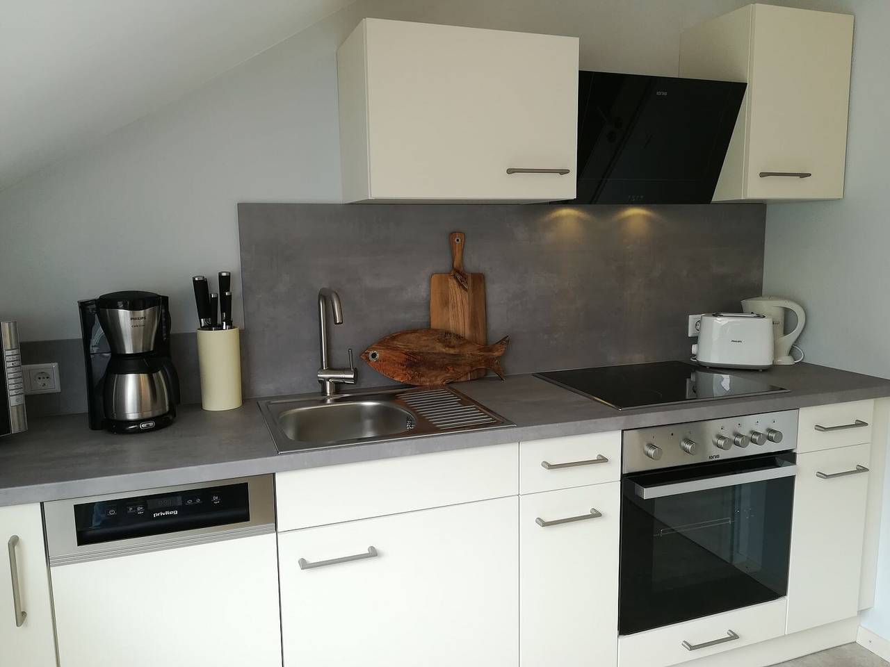 Entire apartment, Attic Apartment with 1 Bedroom, Sleeps up to 2 Guests in Olsberg, Upland