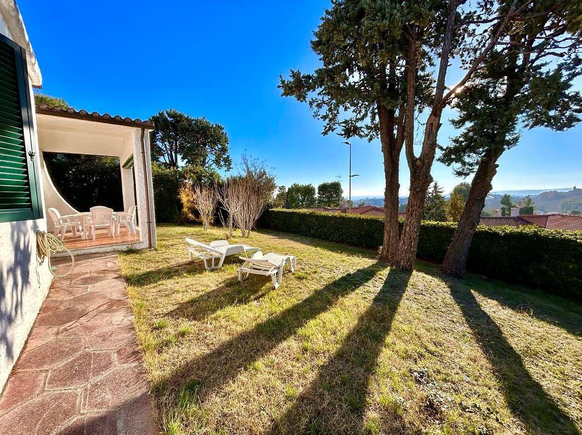 Bellissima villa con giardino vista mare in Numana, Riviera del Conero