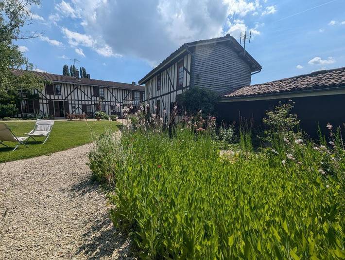 Location de vacances pour 3 personnes, avec terrasse ainsi que vue et jardin, animaux acceptés à Droyes - 2