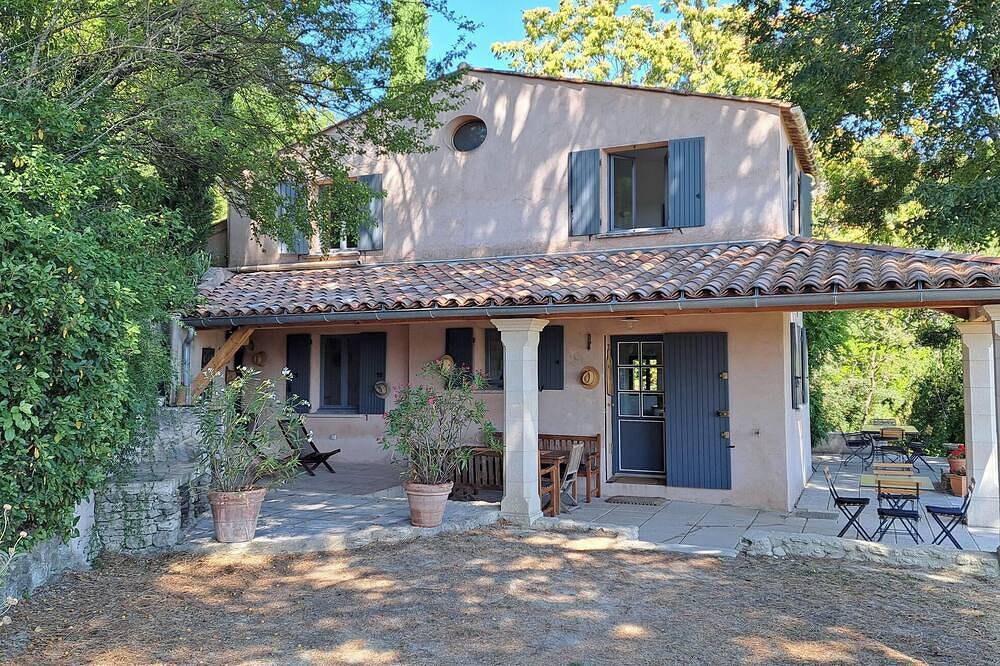 Lovely Family Home With Pool, Complete Privacy And Views Over The Lubero in Forcalquier, Parc naturel régional du Luberon