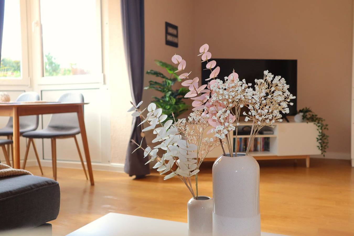 Ganze Wohnung, „Sonnenwohnung“ - Ferienwohnung am Meer mit Garten, Sauna und Hund willkommen in Cappel-Neufeld, Nordholz