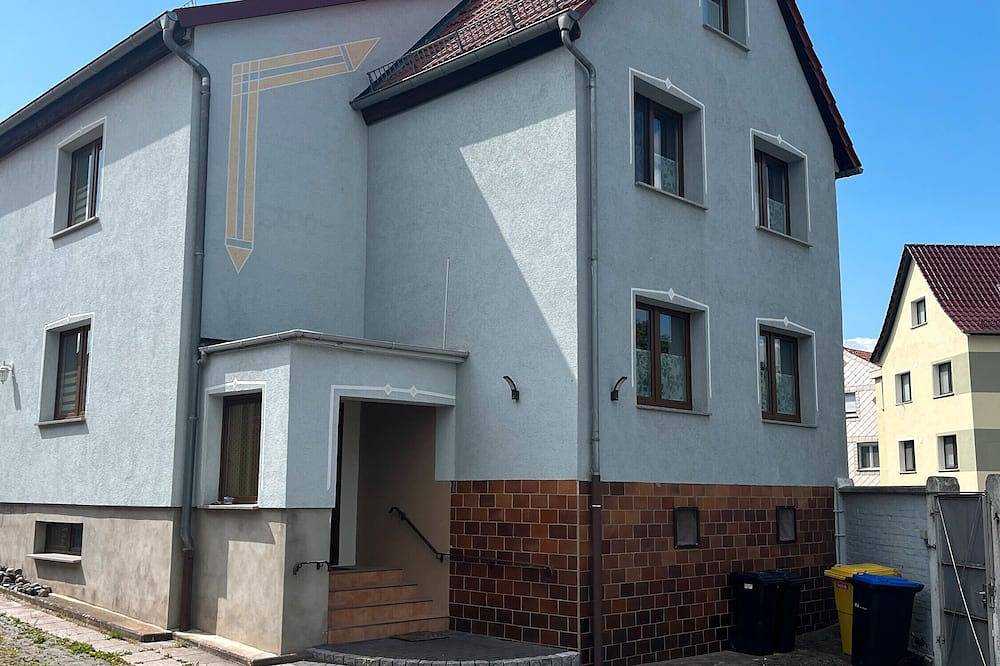 Ganze Wohnung, Ferienwohnung 'Veronika' mit Gemeinschaftsgarten und Wi-Fi in Leinefelde-Worbis, Region Eichsfeld