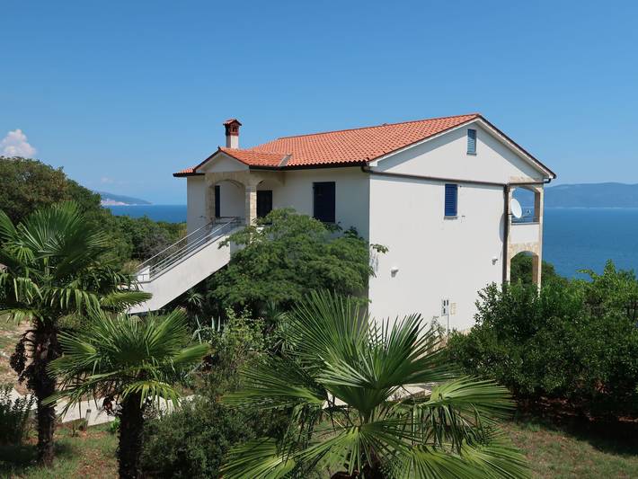 Ferienwohnung für 4 Personen, mit Terrasse und Garten in Ravni