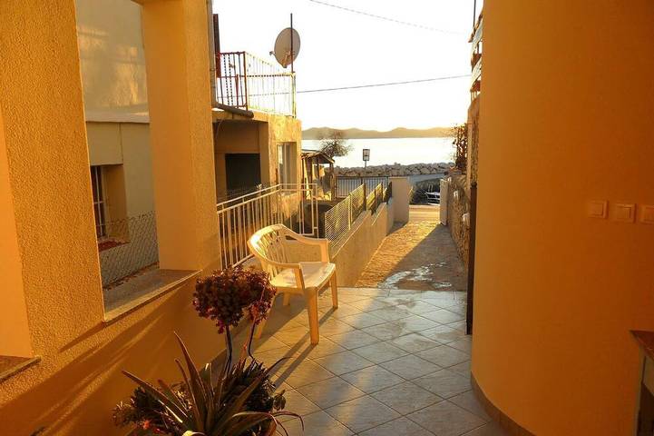 Ferienwohnung für 4 Personen, mit Garten und Terrasse in Zadar (Kommun)